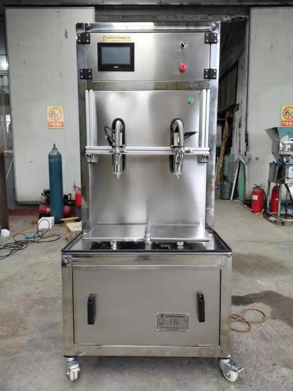 灌裝設(shè)備.jpg 灌裝設(shè)備.jpg