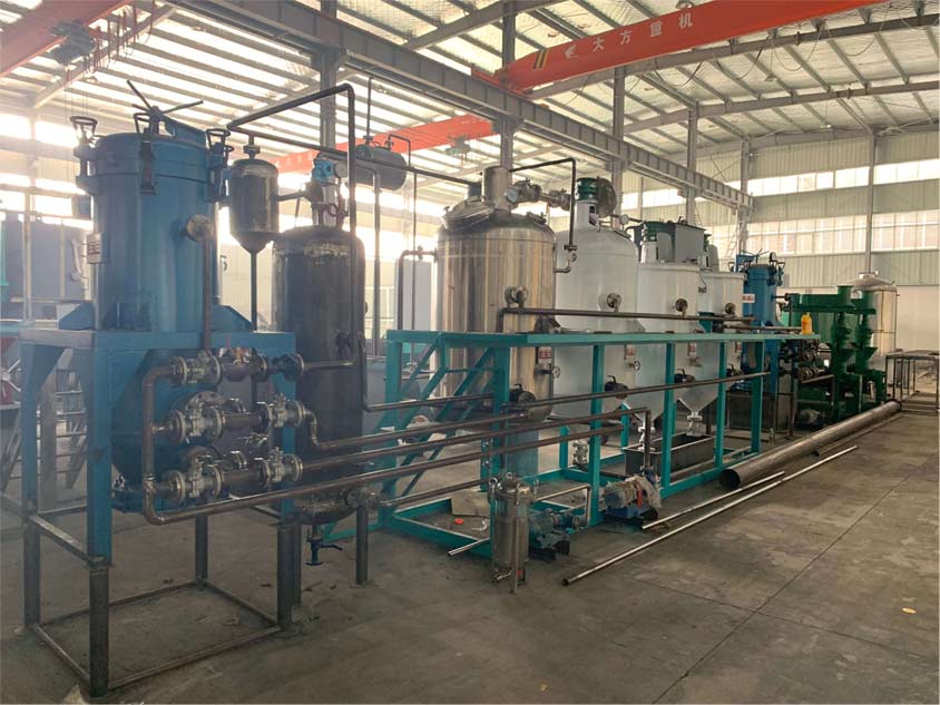 精煉油設(shè)備.jpg 精煉油設(shè)備.jpg